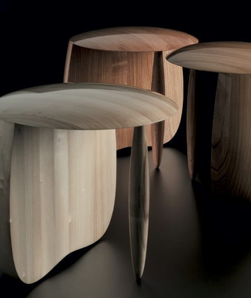Bakker stworzył również drewniany stołek dla Particles Gallery. fot. ARC