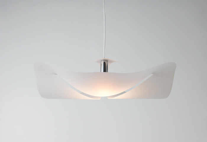 Lampę stworzył japoński architekt i projektant Keiji Ashizawa. fot. Materiały prasowe