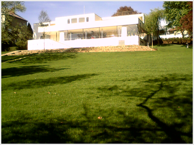 Villa Tugendhat w Brnie na jednym z lepszych zdjęć uzyskanych z Knappy. fot. Marta