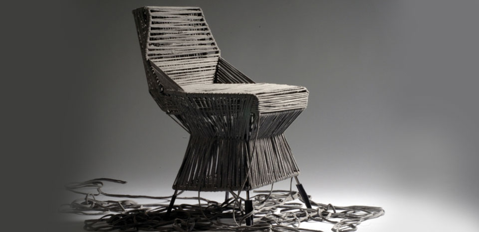 Krzesło powstało ze stalowych rur oraz 300 metrów liny. fot. Materiały prasowe