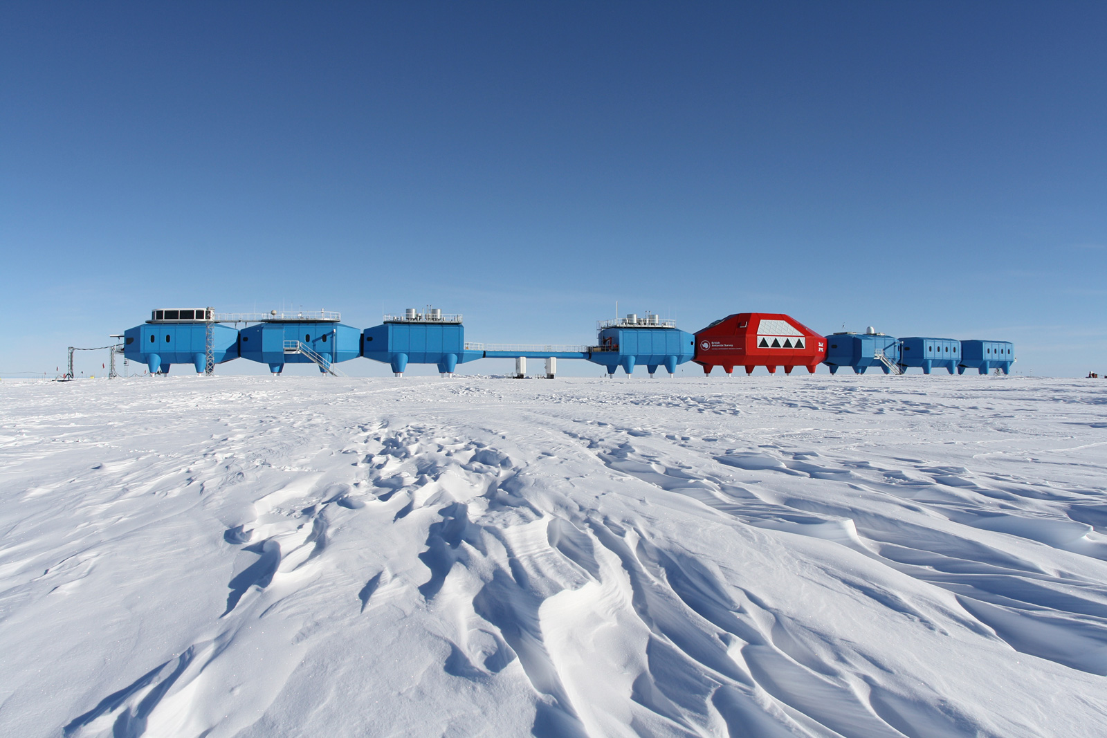 Antarktyda jest obecna w Wenecji po raz pierwszy. Na zdjęciu Halley VI Research Station projektu Hugh Broughton Architects. fot. Sam Burrell