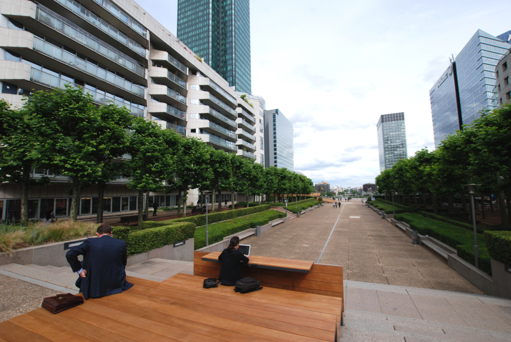 Paweł Grobelny dla paryskiej La Defense