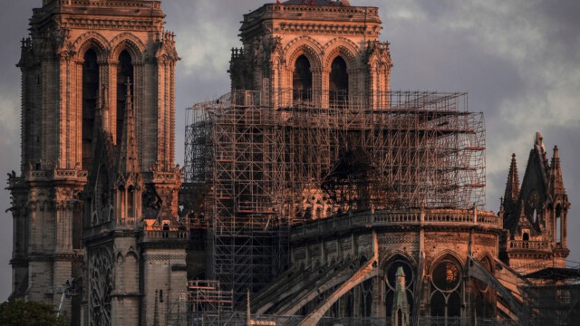 Francja zorganizuje konkurs na projekt nowej wieży dla Notre-Dame. Polacy już planują w nim startować