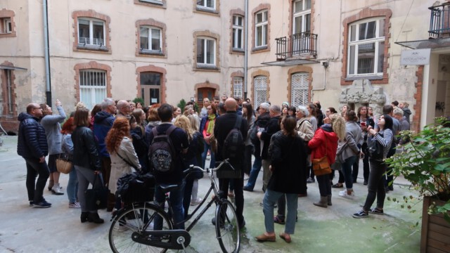 Stąpając po historii, czyli spacer po Warszawie śladami dawnych posadzek [FOTORELACJA]