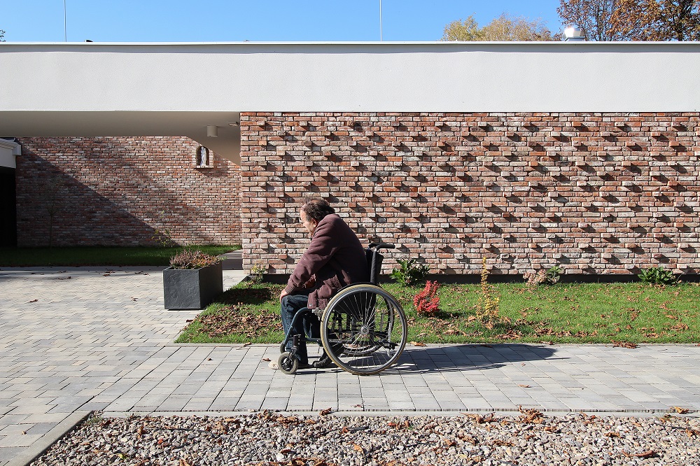 Architektura w służbie ludzkości: Dom dla Bezdomnych w Jankowicach