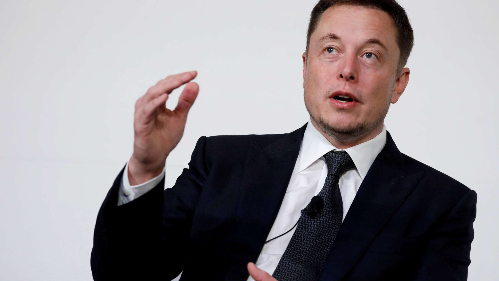 Elon Musk przeznaczy 100 mln dolarów na walkę ze zmianami klimatu