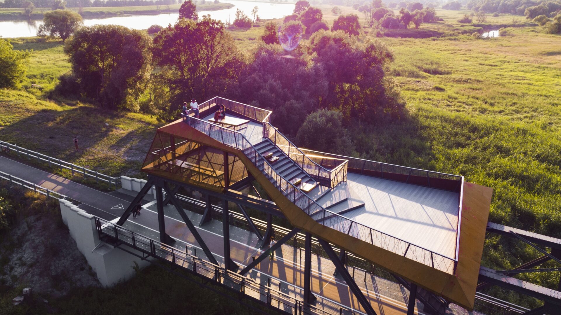 Most kolejowy w Siekierkach zyskał drugie życie. Teraz służy turystom!