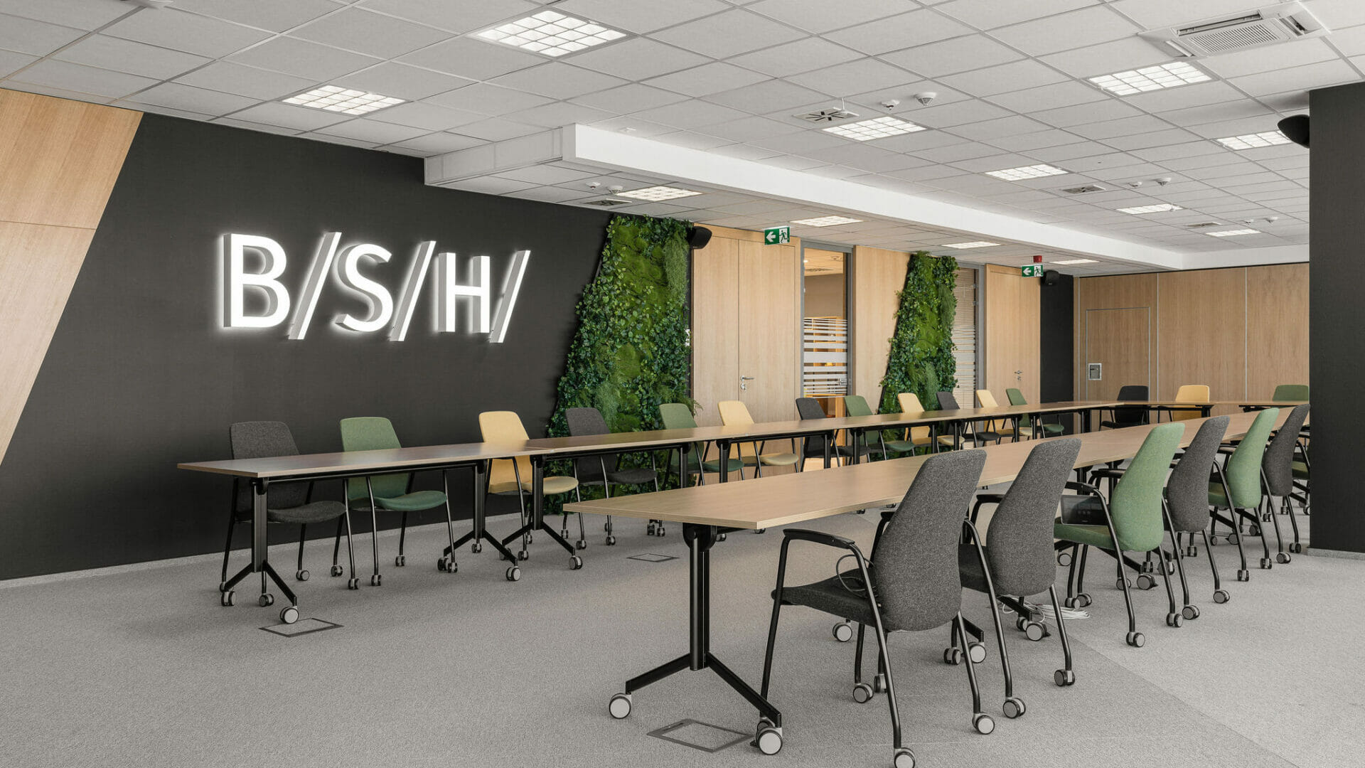 Nowa strefa konferencyjno-coworkingowa w biurze BSH w Warszawie