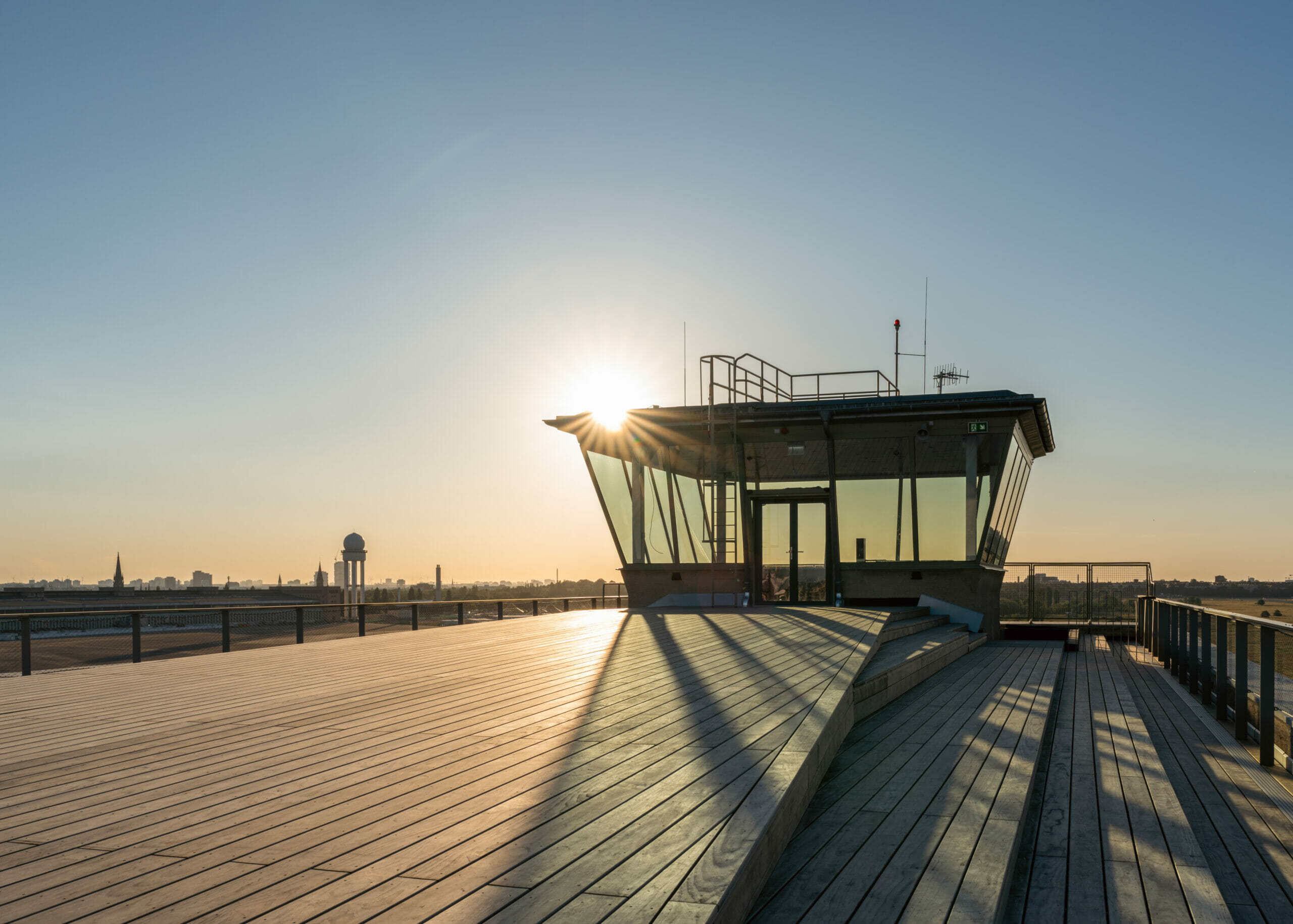 Berlin Tempelhof. Stary terminal z nowym tarasem