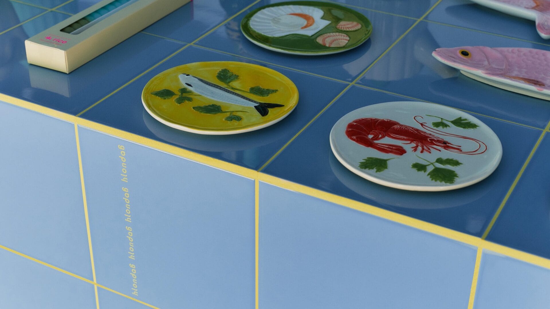 Letni pop-up na granicy sztuki i designu