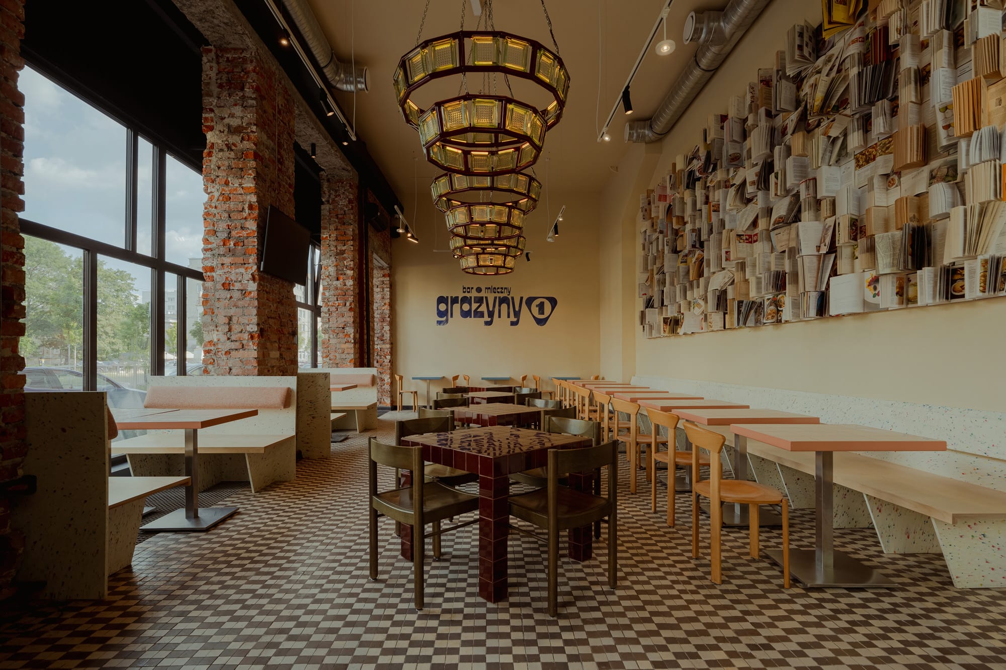 bar Grażyna zaprojektowany przez studio public