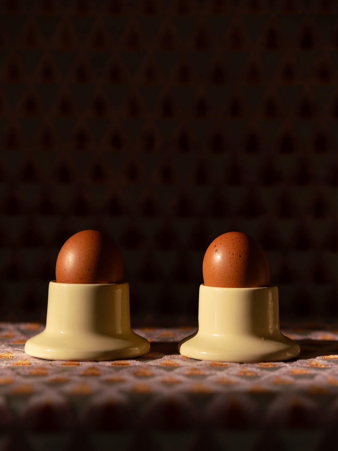 Ceramiczne kubeczki na jajka Jula w odcieniu Cream projektu Malwiny Konopackiej