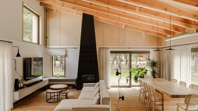 Między sosnami. Tak wygląda architektura uważności