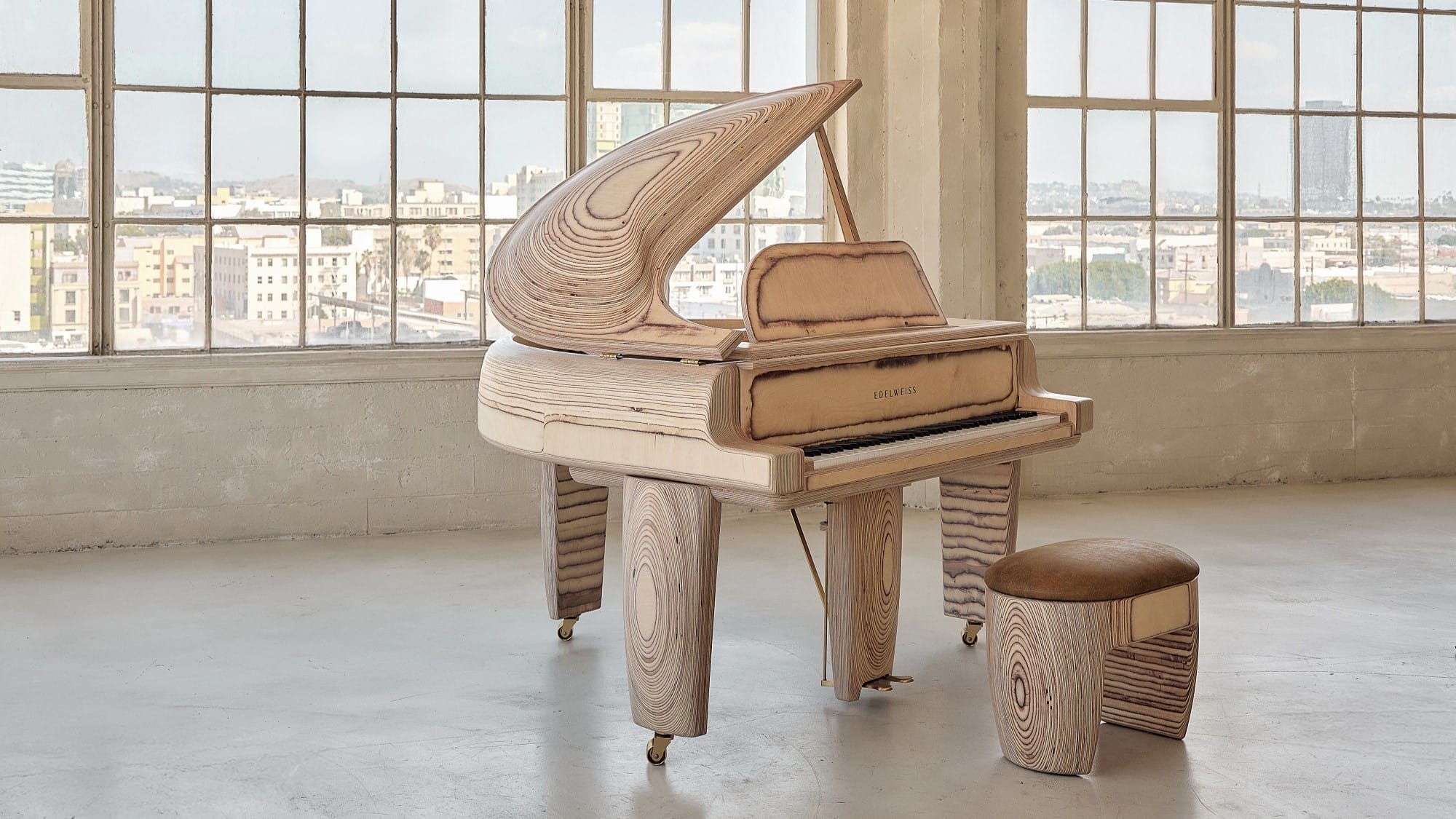 Kelly Wearstler x Edelweis - fortepian Timbra z forniru brzozowego