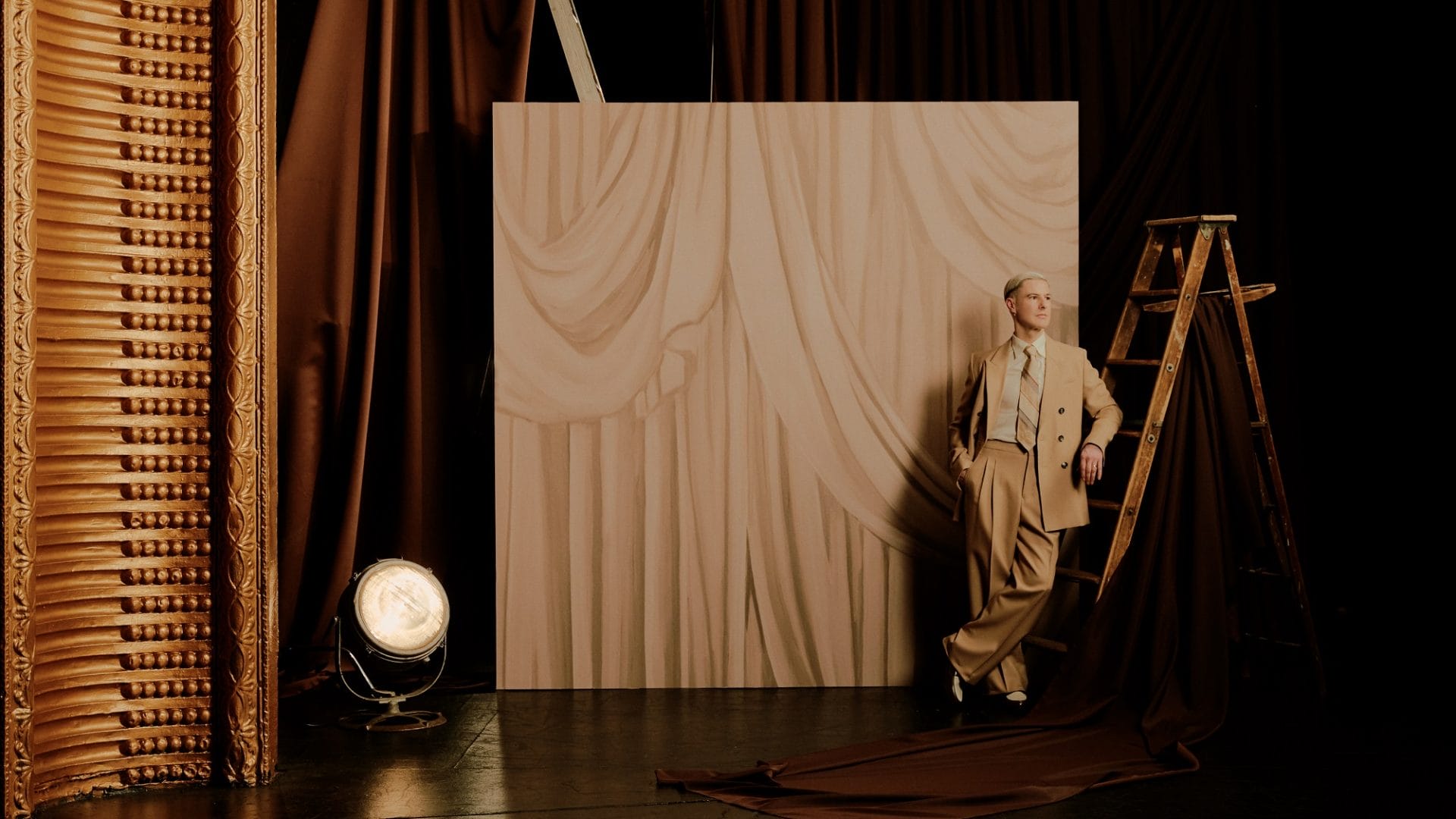 Lee Broom. Jego fanką jest podobno sama Beyoncé