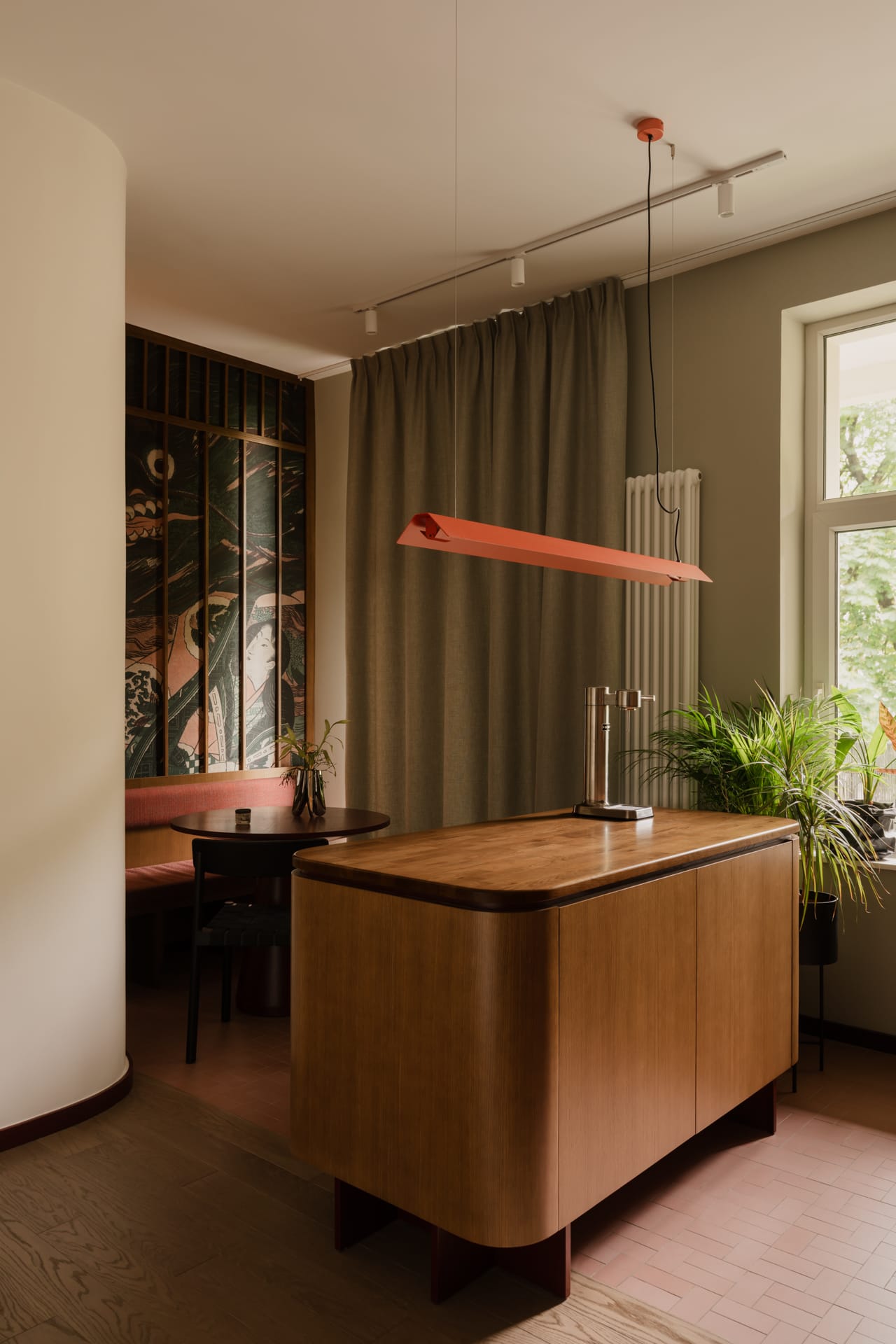 raca design kuchnia z jadalnią w gdańskiej kamienicy