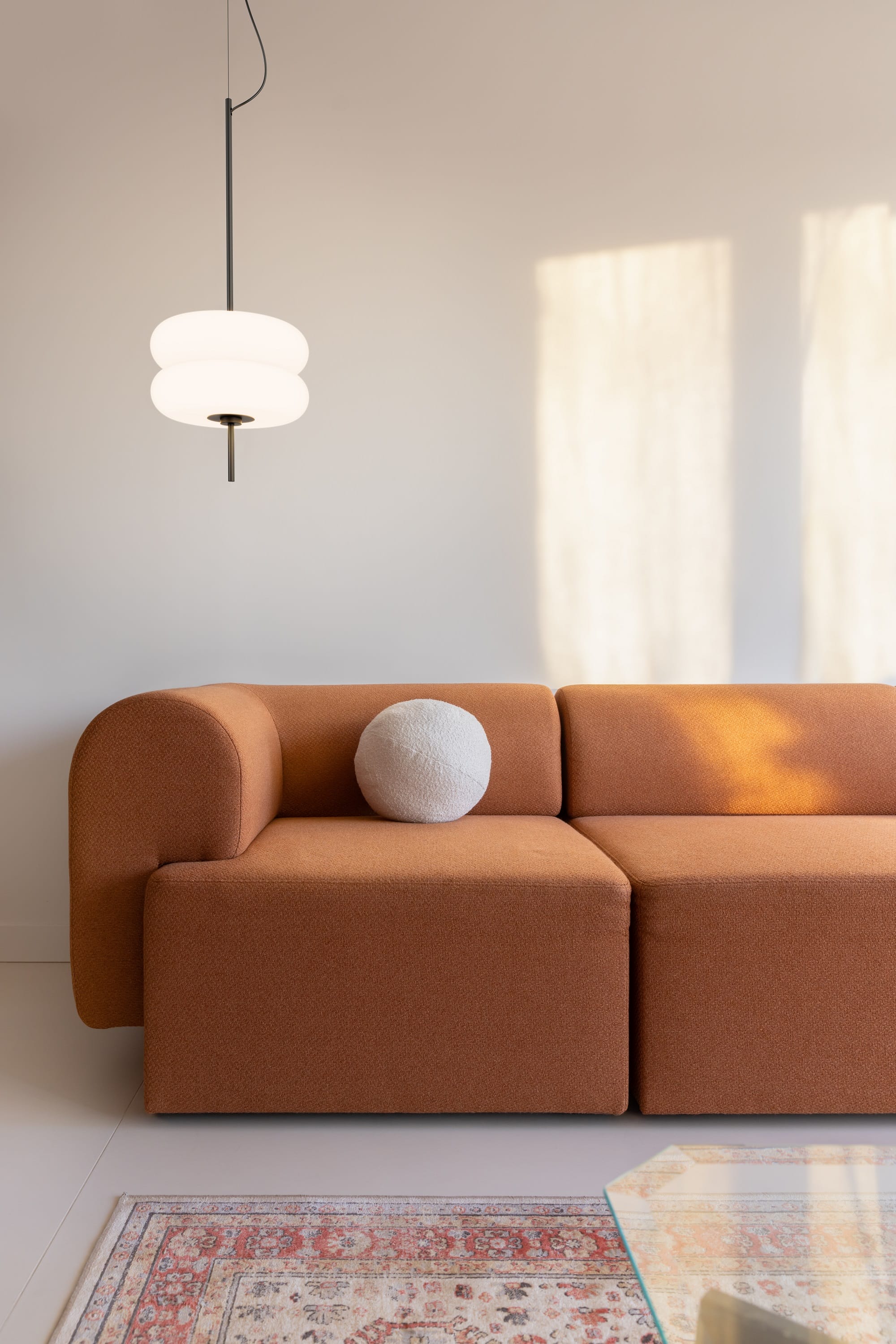 Oprawa wisząca BEADS z szklanymi kloszami w kształcie koralików – katalog AQForm 2026–2027