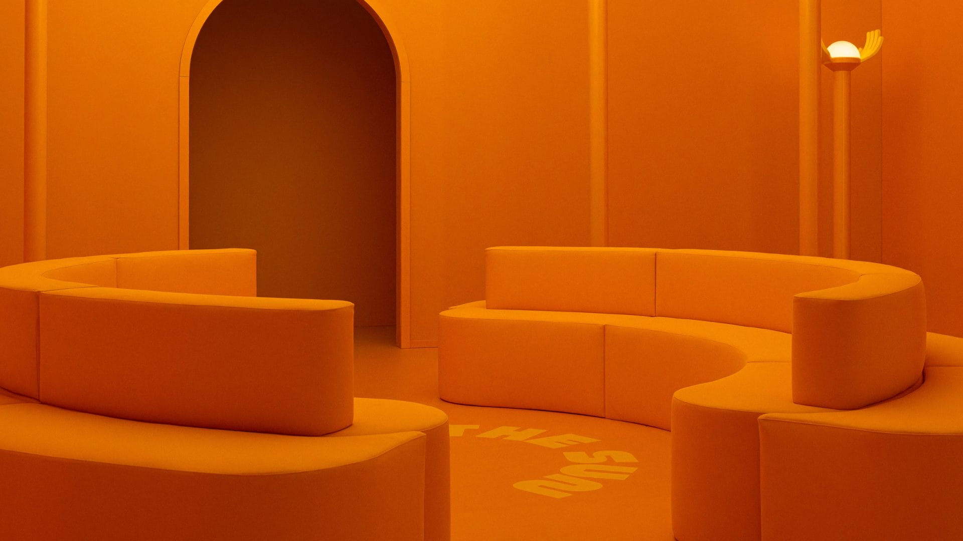 Jeszcze nigdy Milan Design Week nie spotkał się z taką falą krytyki. Zasłużenie!